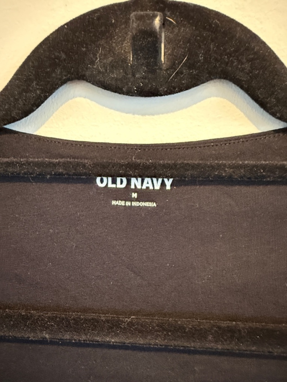 Old Navy Black Scoop Neck Short Sleeve Women's Top - Picture 2 of 6